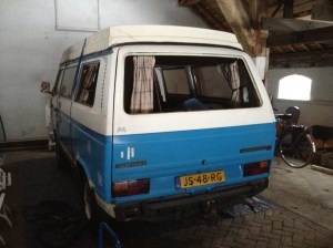 Beachbusje VW T3 - zonder raampjes.